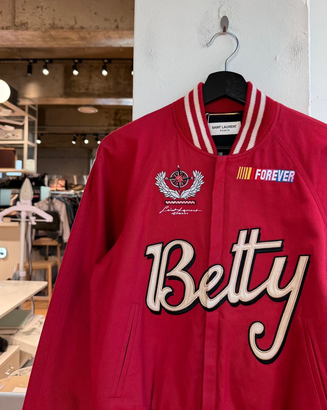 생로랑 레드 포에버 베티 바시티 자켓 상품이미지4