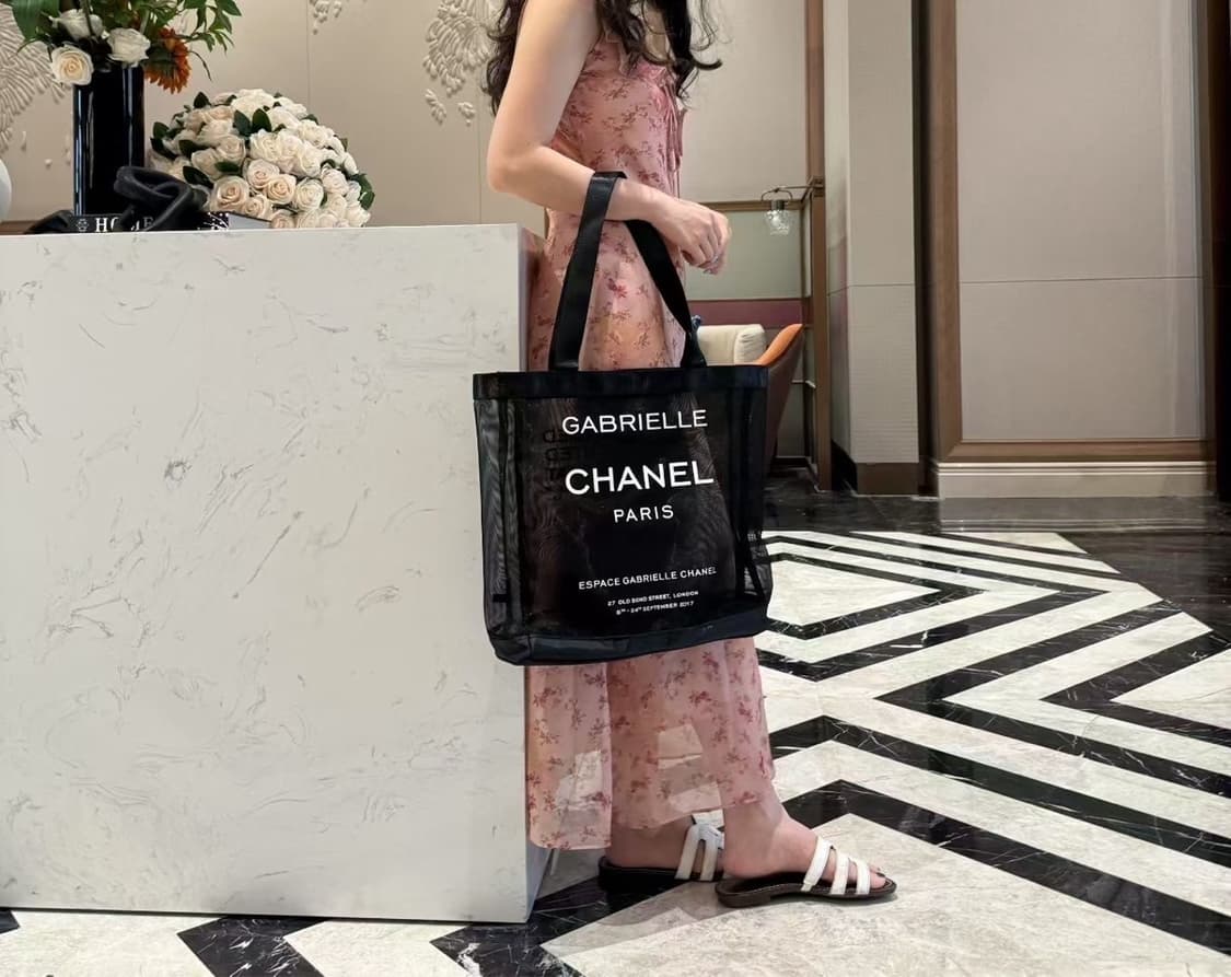 샤넬뷰티 가브리엘 매쉬 에코백 블랙 상품이미지1