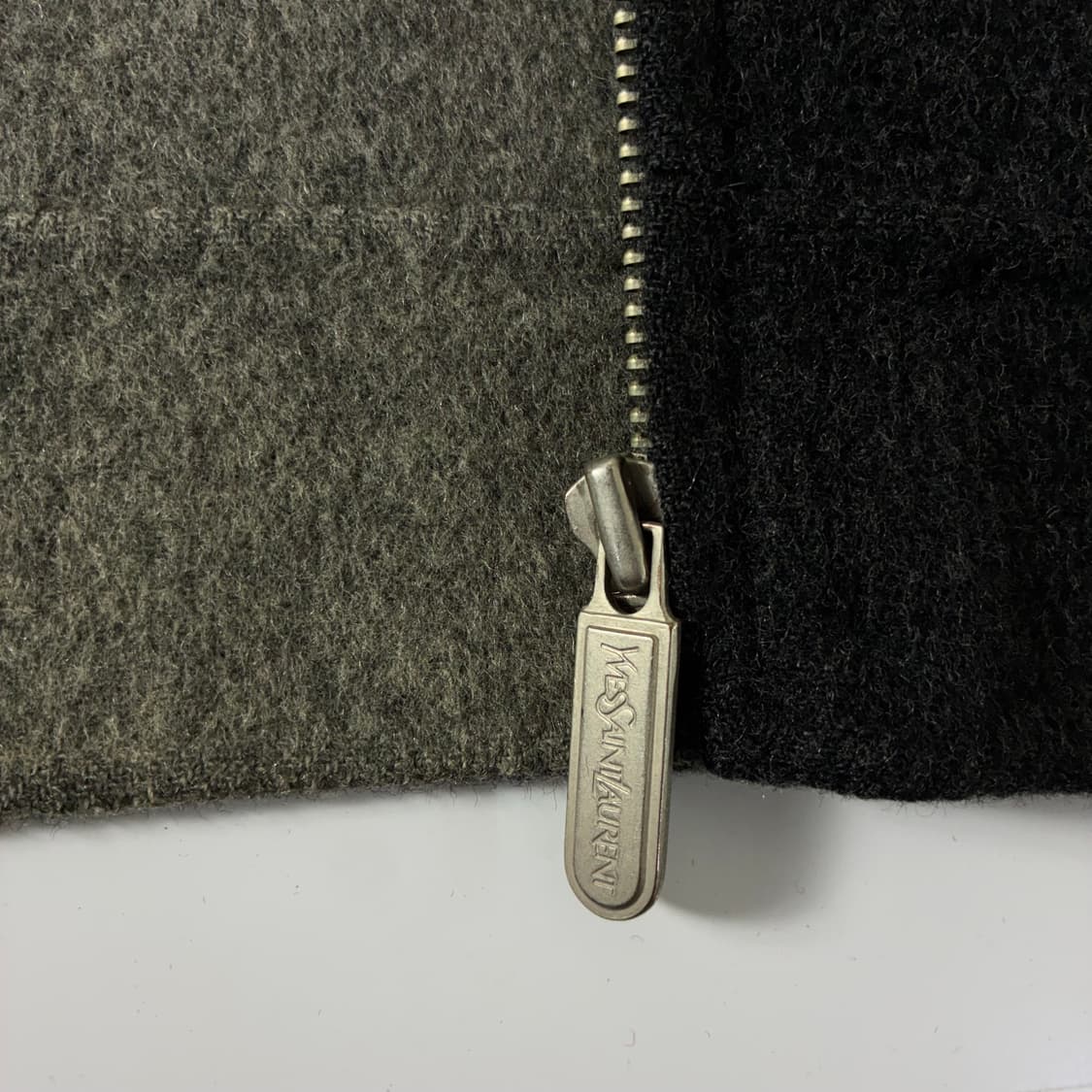 Yves Saint Laurent  입생로랑 퍼카라 울 블루종 차콜 자켓 상품이미지6