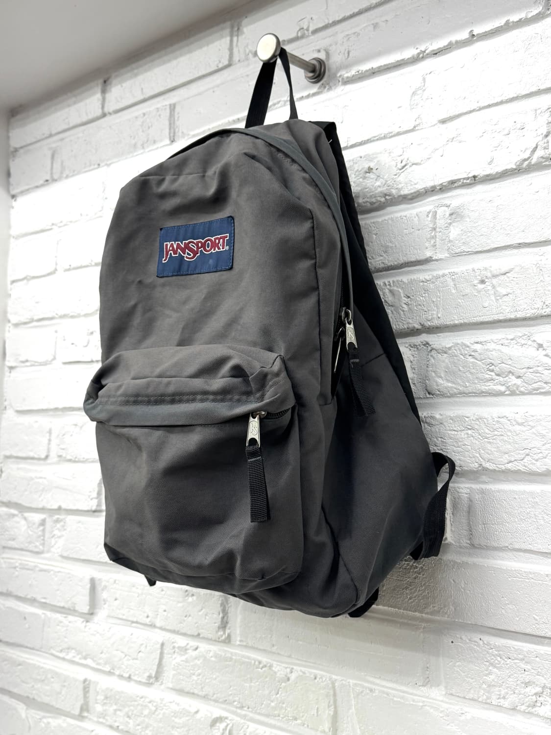 잔스포츠 그레이 백팩 상품이미지3