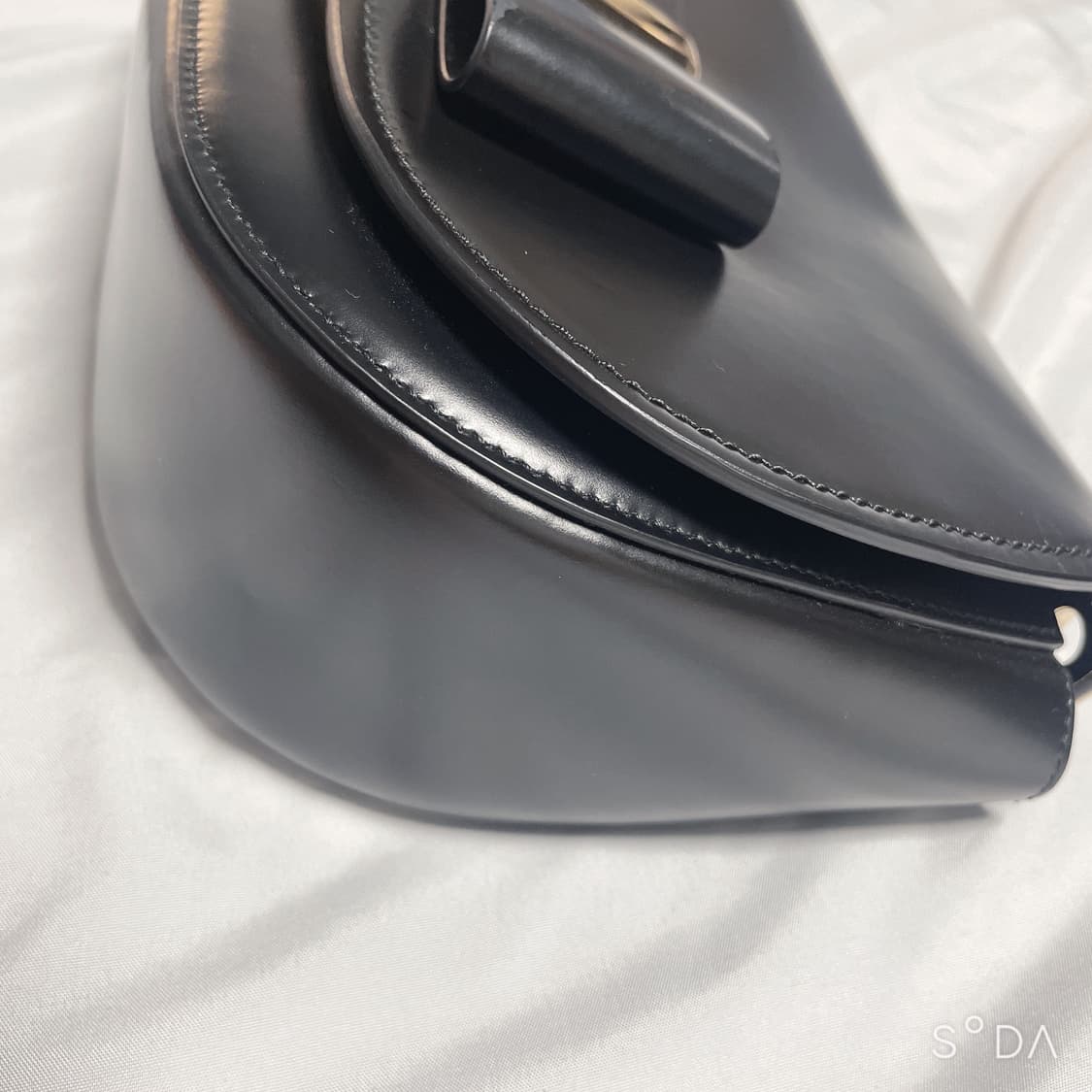 페라가모 리본 숄더백 블랙 상품이미지5