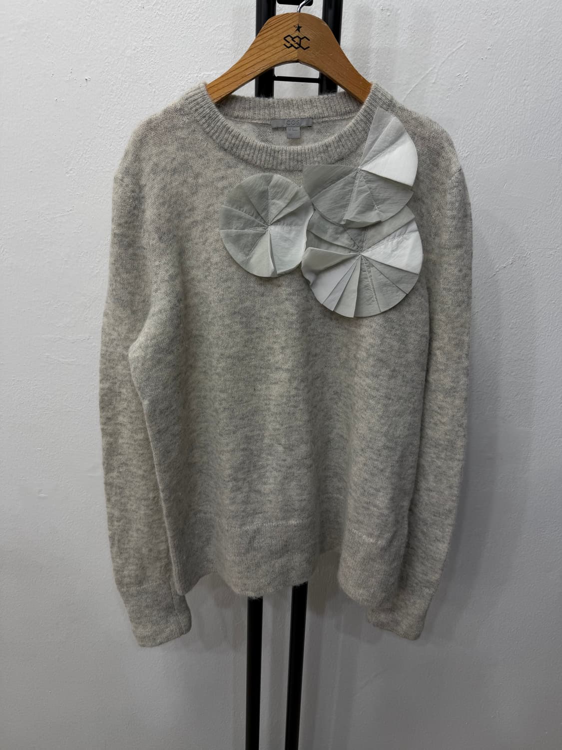 정품) COS 코스  꽃 장식 니트 스웨터 M 상품이미지1