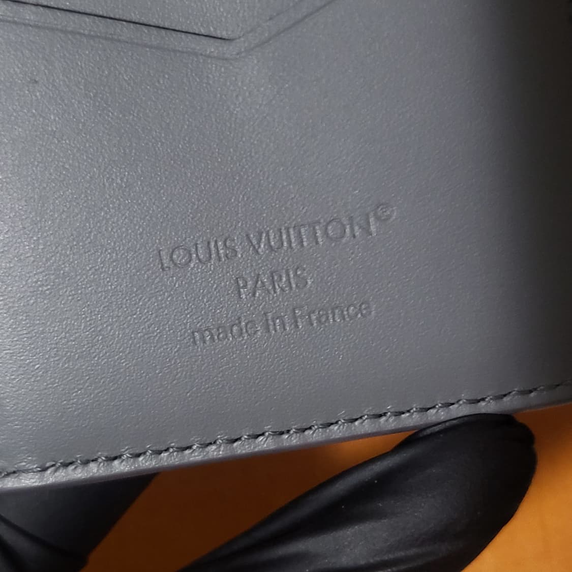 [신형/새상품급] 루이비통 쉐도우 오거나이저 카드지갑 그레이 상품이미지5