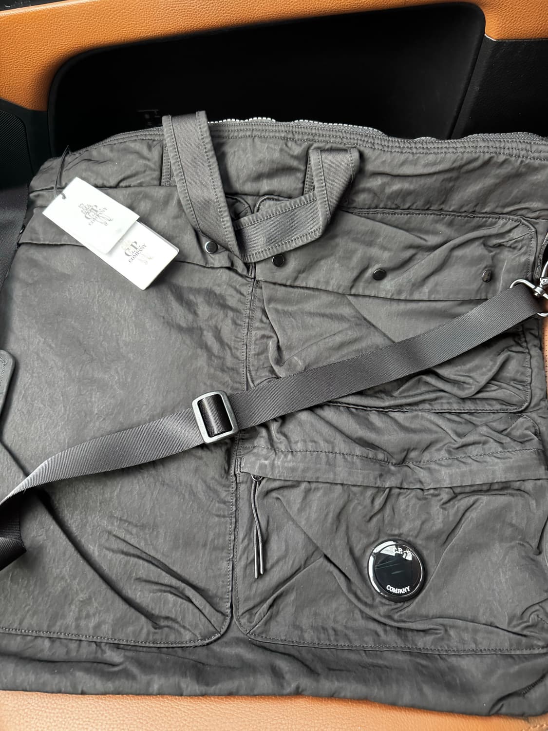 CP컴퍼니 헬멧백 상품이미지4