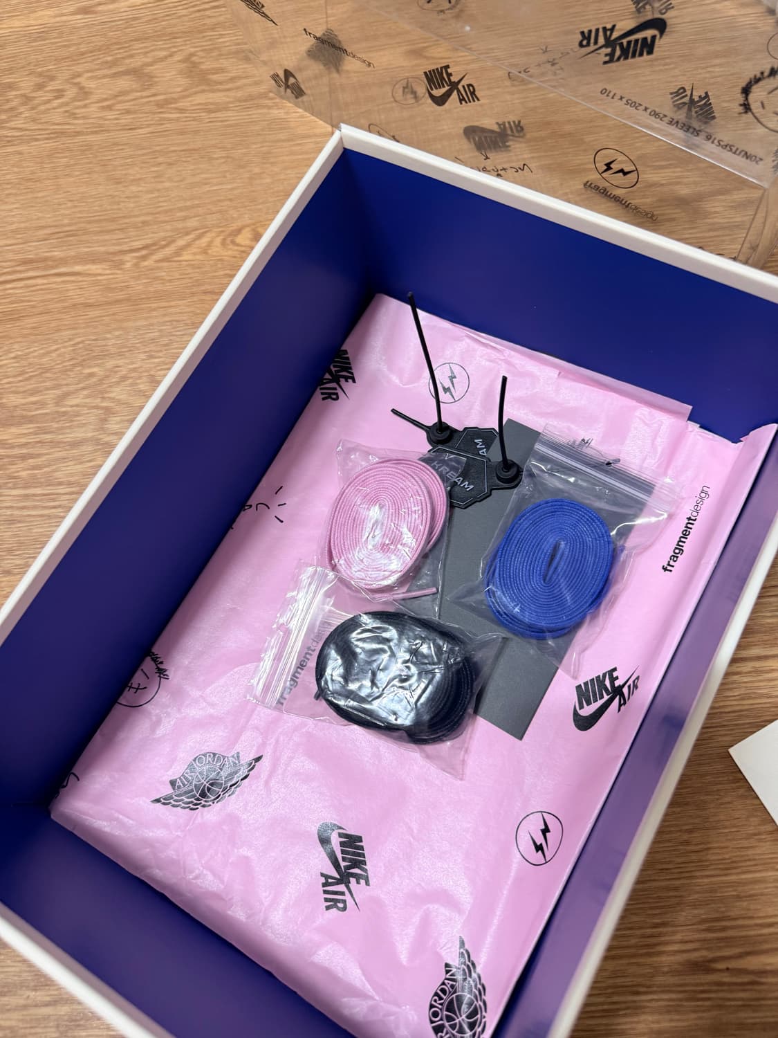 [255] 조던 1 x 트래비스 스캇 x 프라그먼트 레트로 로우 프스캇 상품이미지9