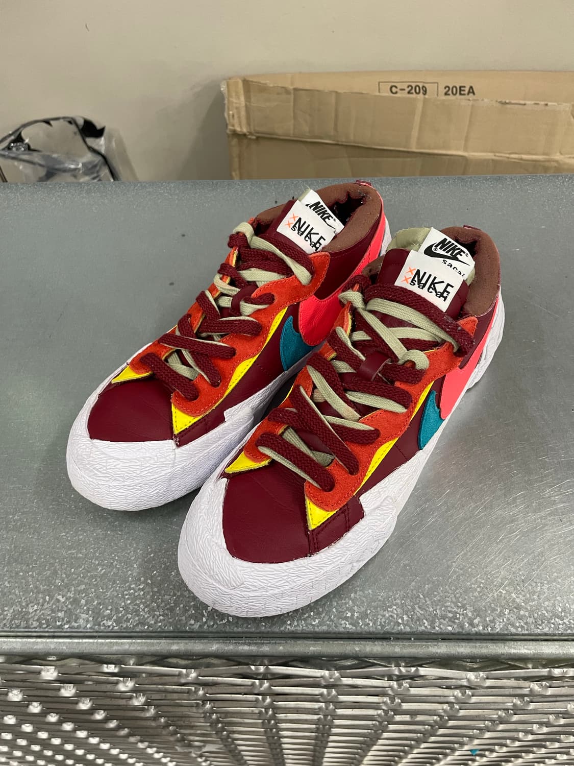 나이키 X 사카이 X 카우스 로우 팀 레드 255 상품이미지2