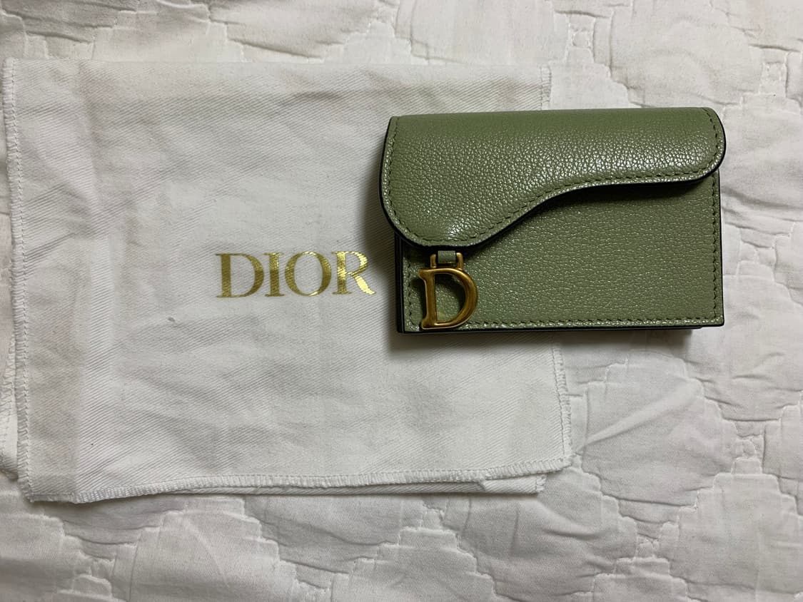 디올 새들 플랩 카드홀더 세이지 그린 카드지갑 상품이미지1