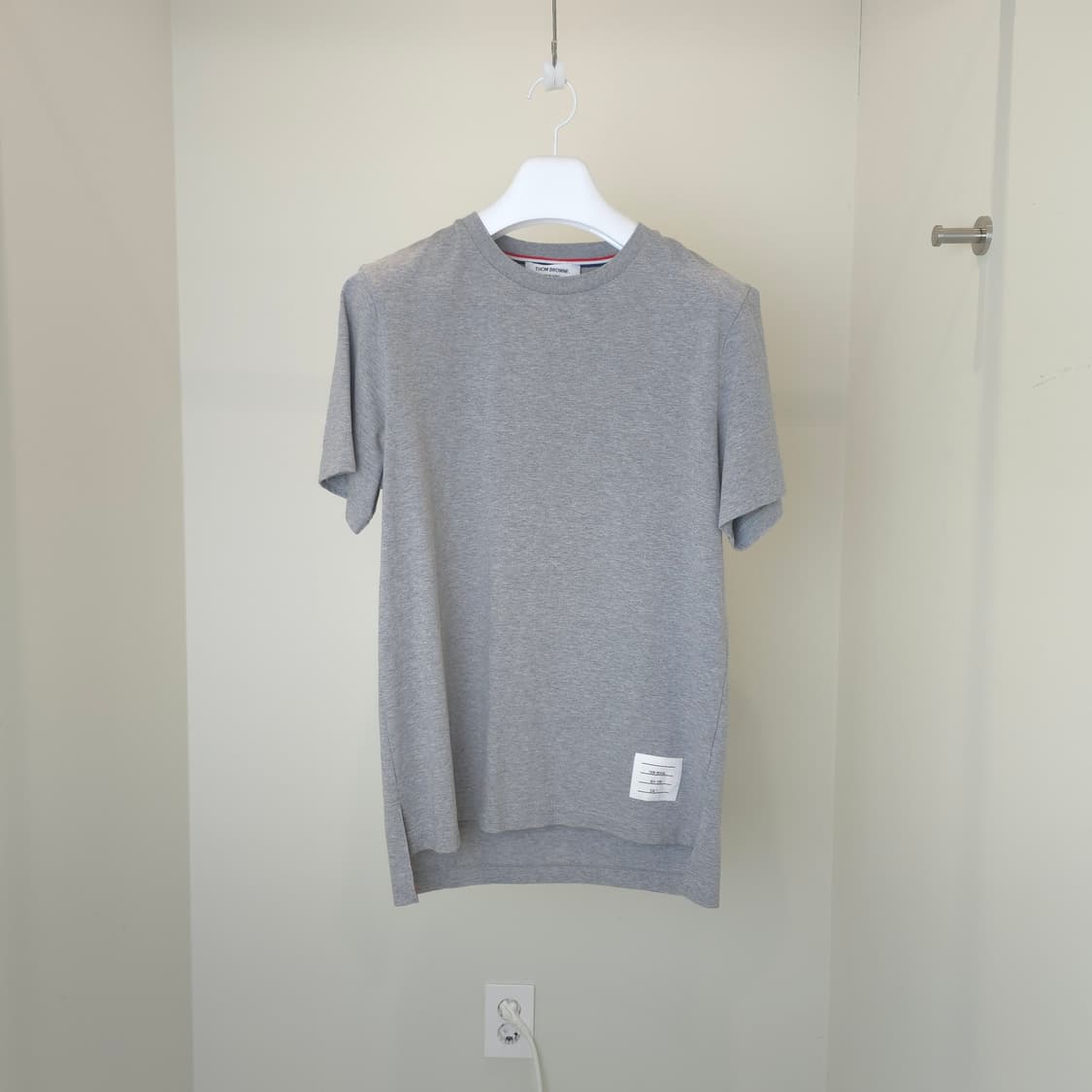 [중고/정품] 톰브라운 반팔 티셔츠 상품이미지1