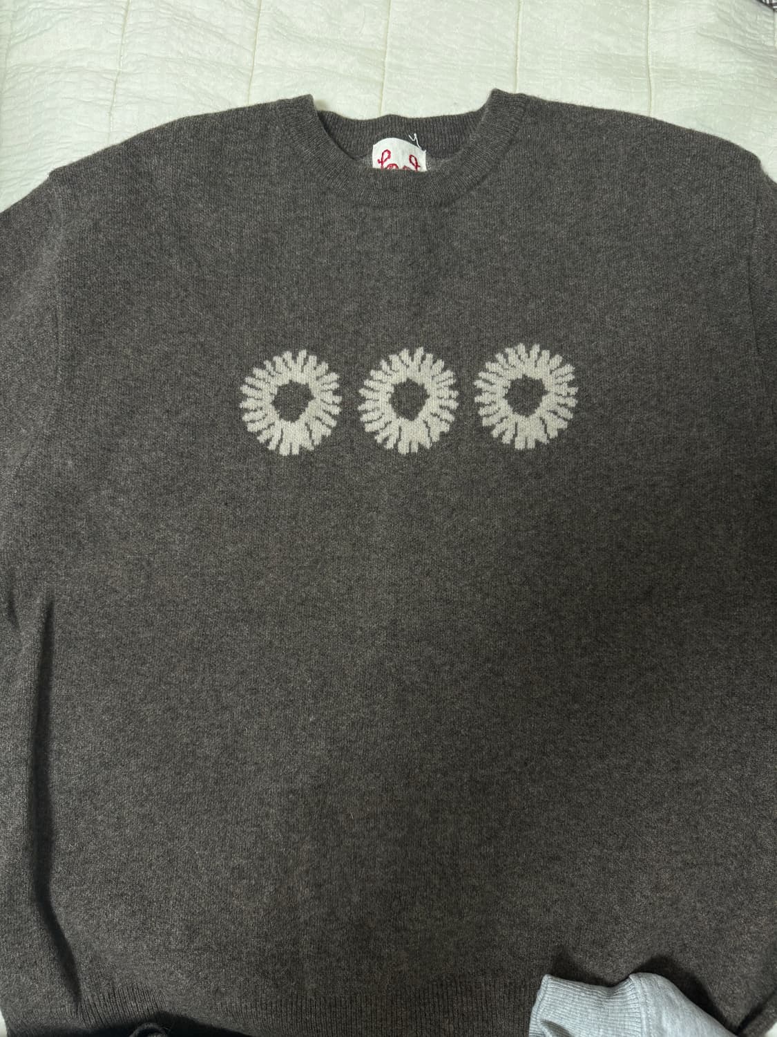 999휴머니티 니트 상품이미지1