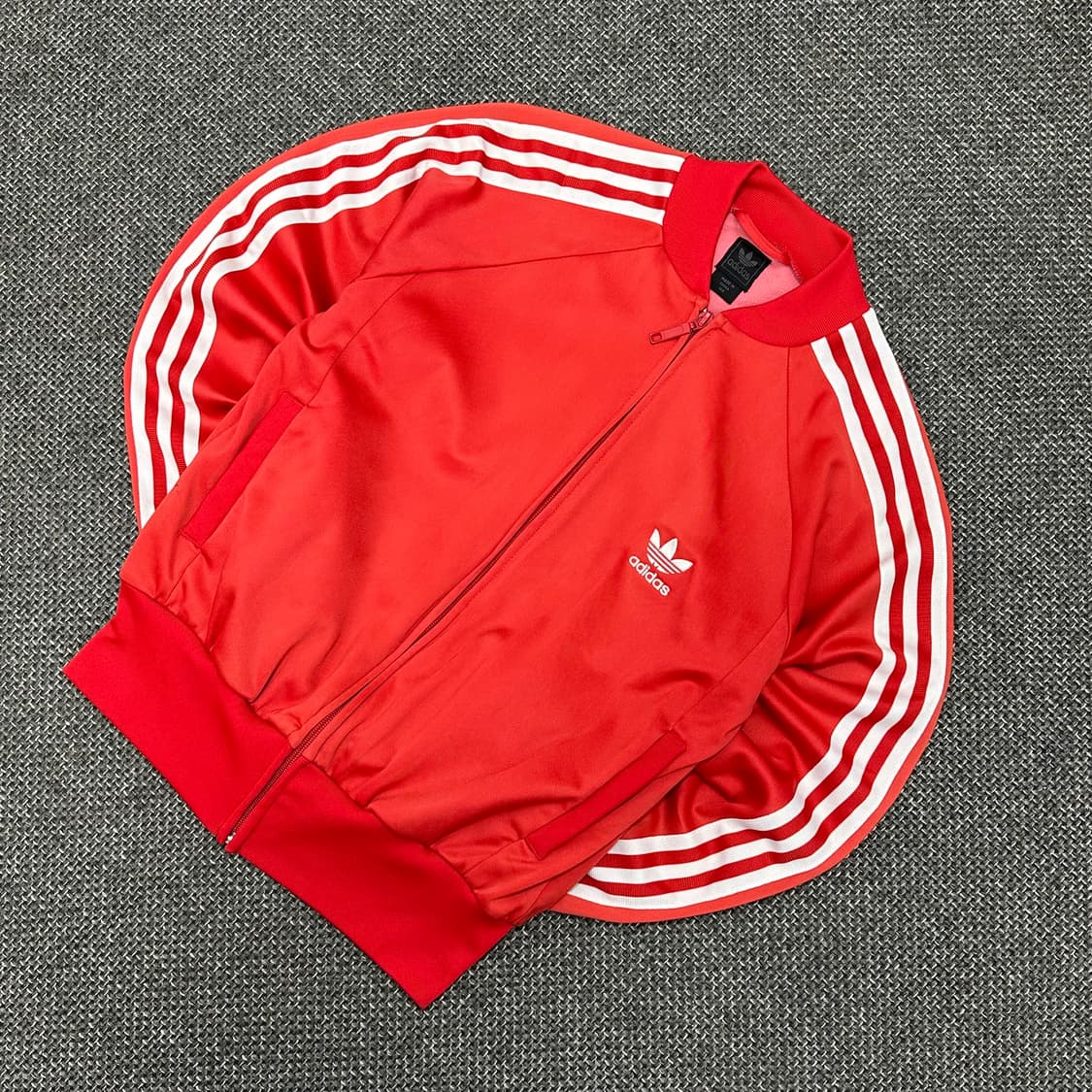 아디다스  올드스쿨 빈티지 슈퍼스타 레드 져지 우먼100 상품이미지3