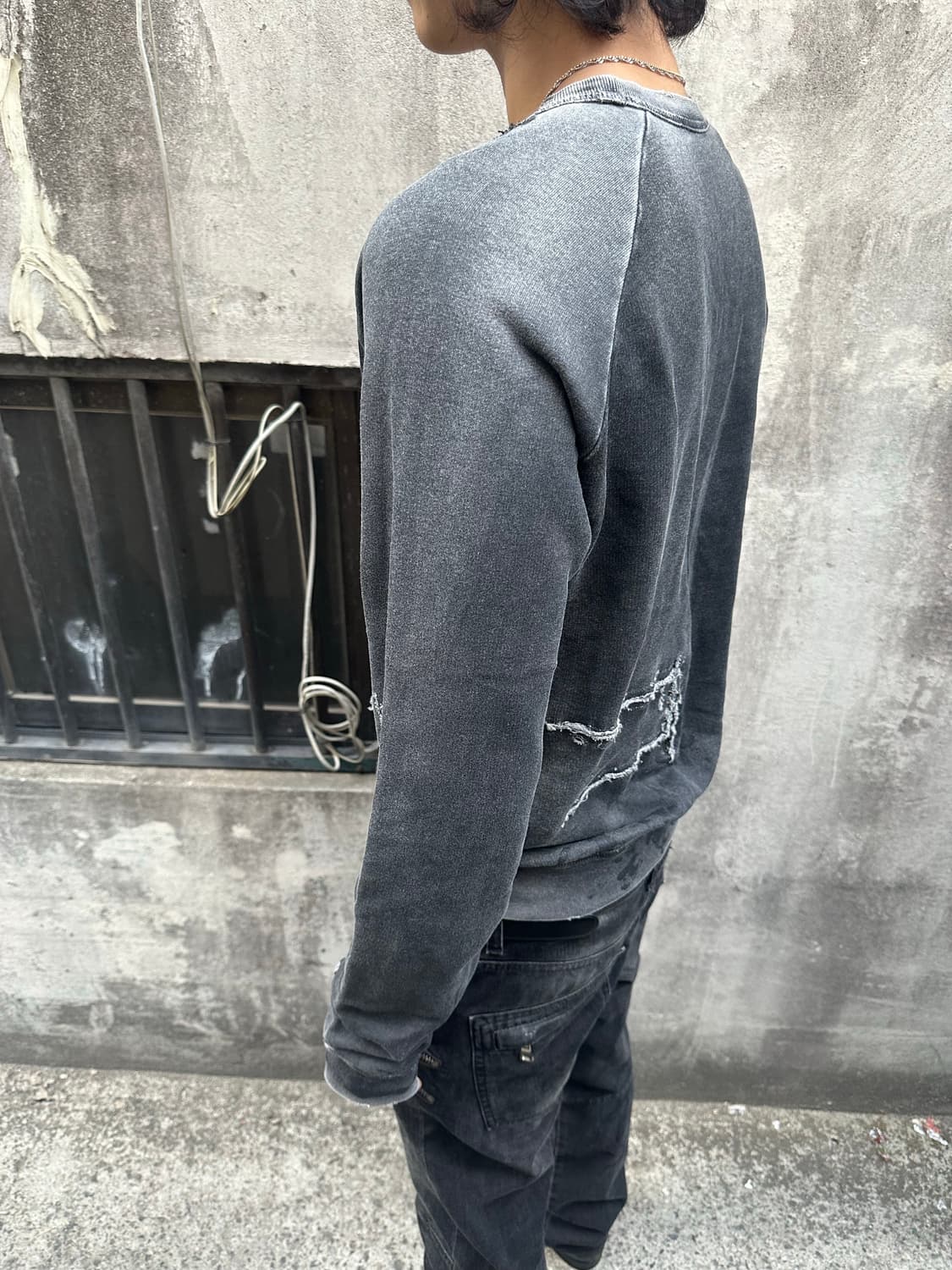 디스퀘어드2 디스트로이드 워싱 맨투맨 상품이미지5