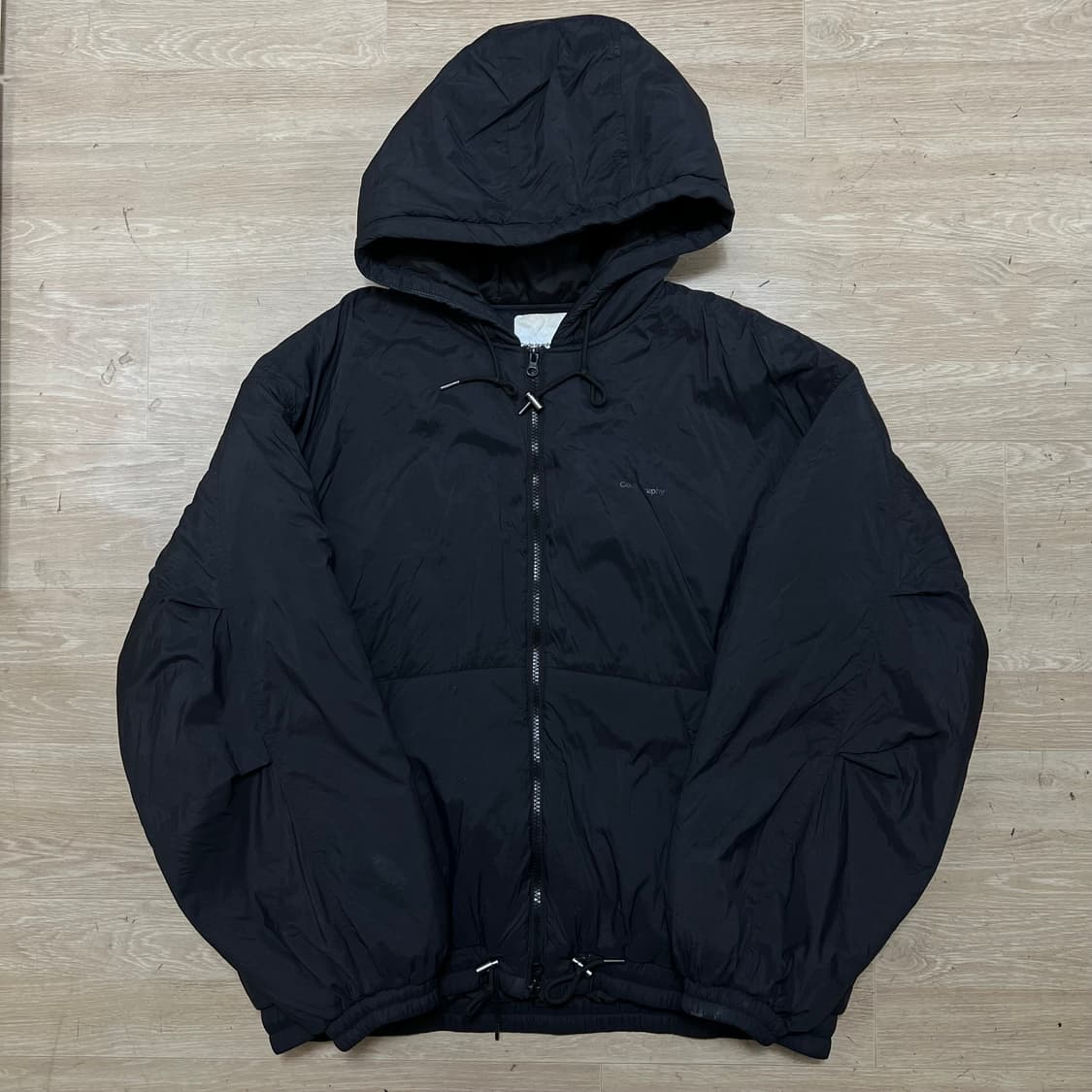 코드그라피 오버사이즈 후드 웜업 패딩 점퍼 [블랙] L/100 상품이미지1