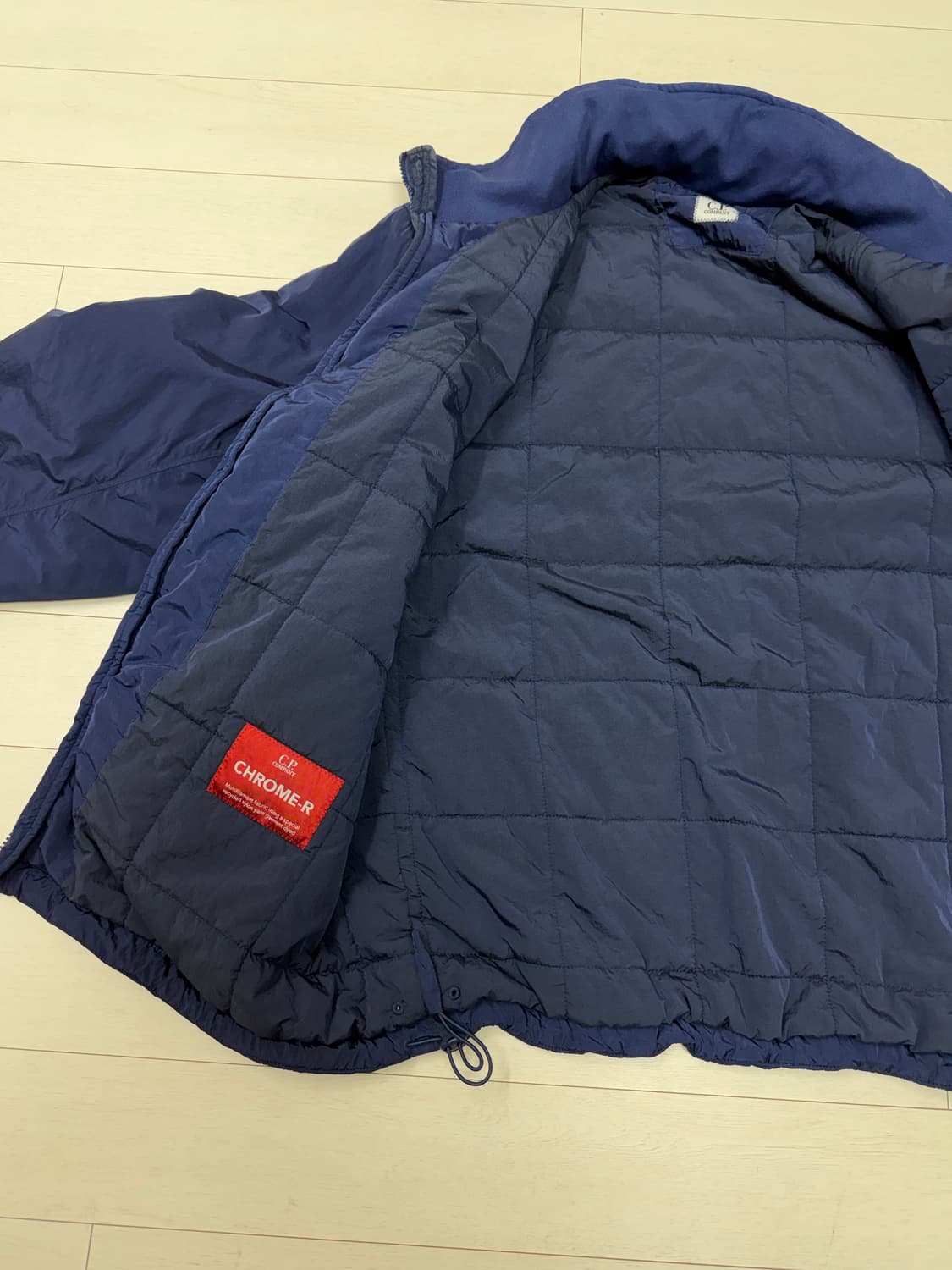cp컴퍼니 chrome-r 자켓 100 사이즈  상태 9.5/10  사진 상품이미지6