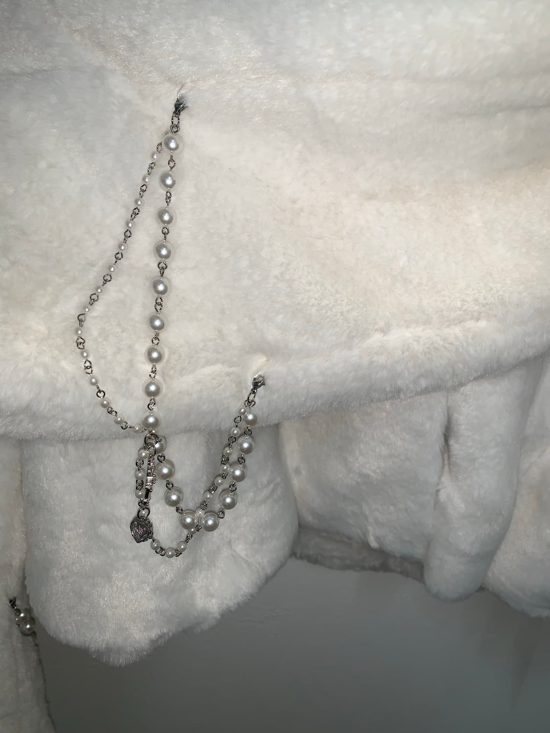 YUSUKI Faux Fur Jacket with Chains 상품이미지7