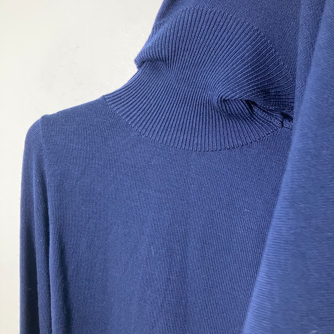 코스 메리노 울 하이브리드 케이프 니트 상품이미지6