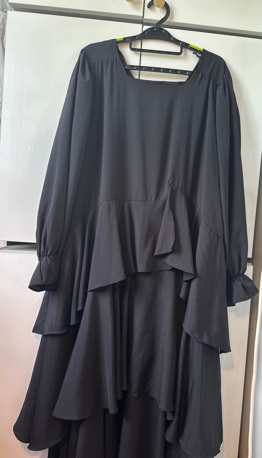 검정색 프릴 롱 원피스검정색 틴트st 상품이미지5