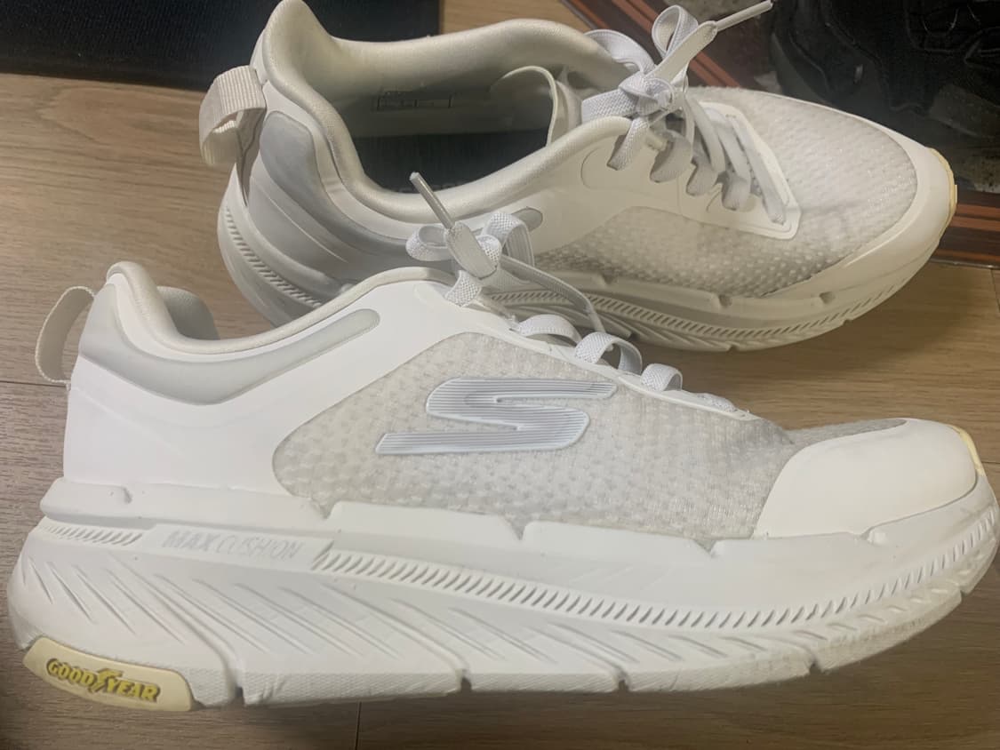 스케쳐스 맥스 쿠셔닝 사이즈 280 판매합니다 상품이미지3