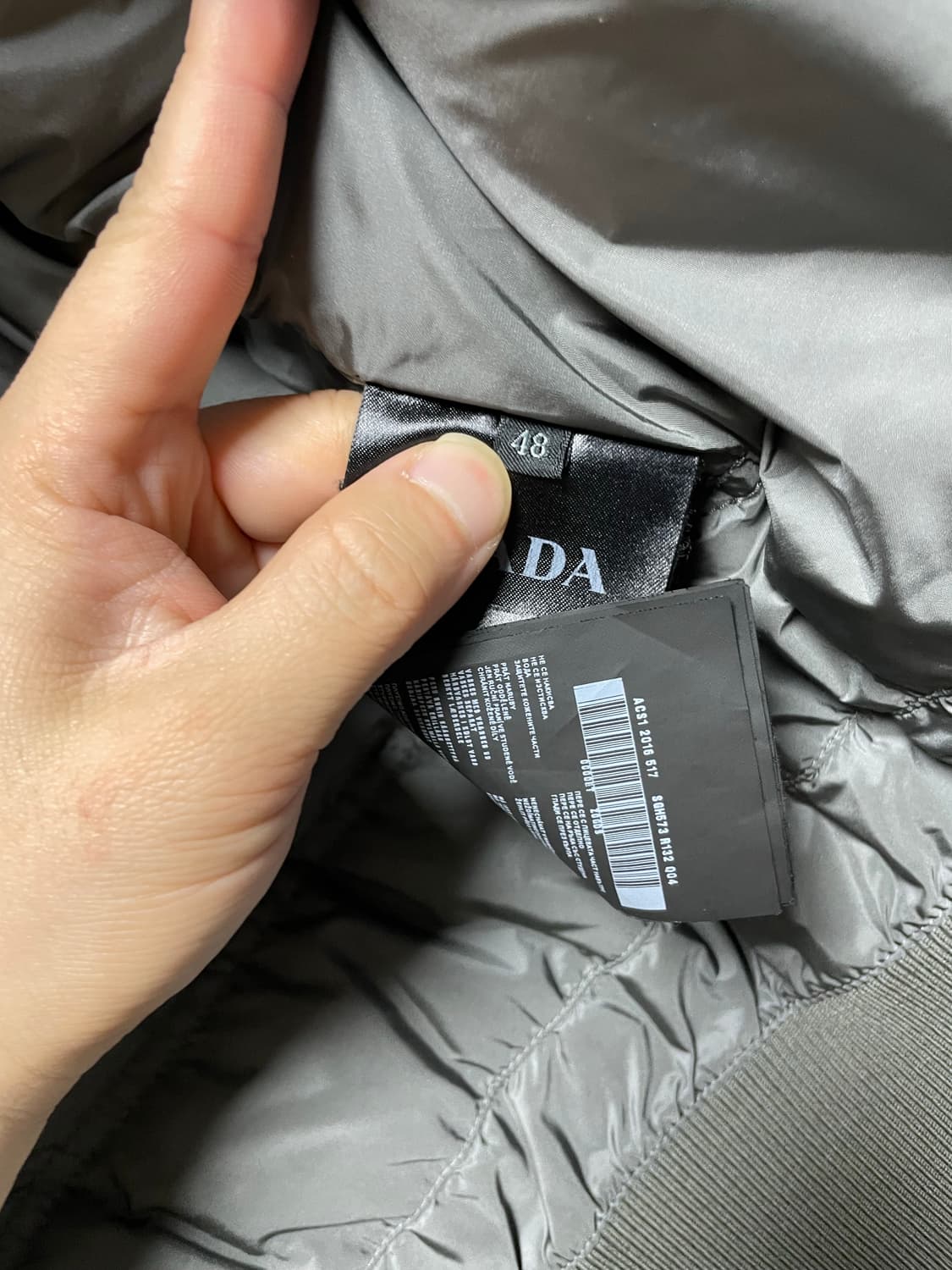 [48사이즈] 프라다 남성 삼각 로고 다운 패딩 자켓 상품이미지8