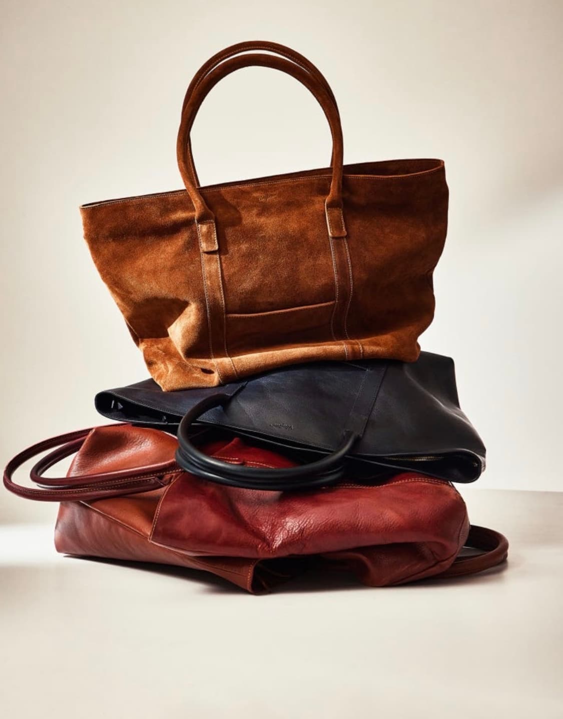 유니페어 에센셜 레더 토트백 삽니다.  상품이미지1