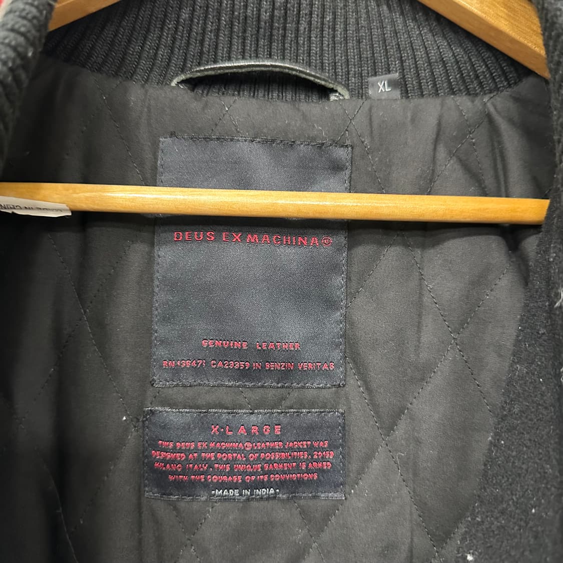 데우스 엑스 마키나 바시티 자켓 상품이미지3