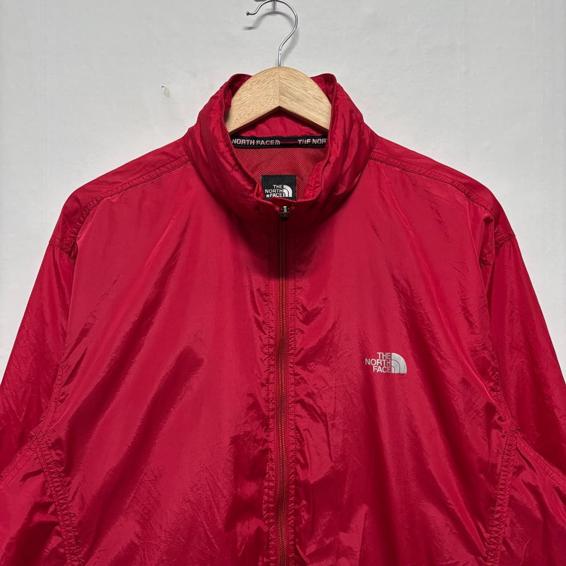 노스페이스 레드 경량 바람막이 상품이미지2