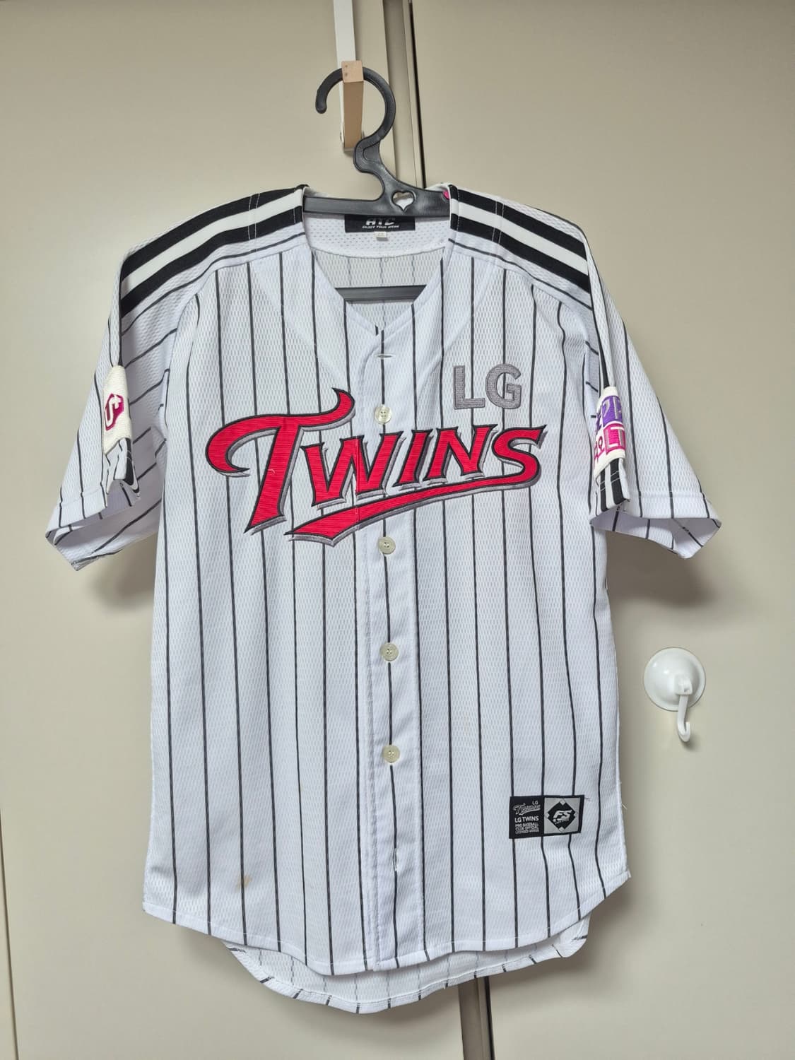 엘지트윈스 정품 홈유니폼 95사이즈 판매합니다 상품이미지1