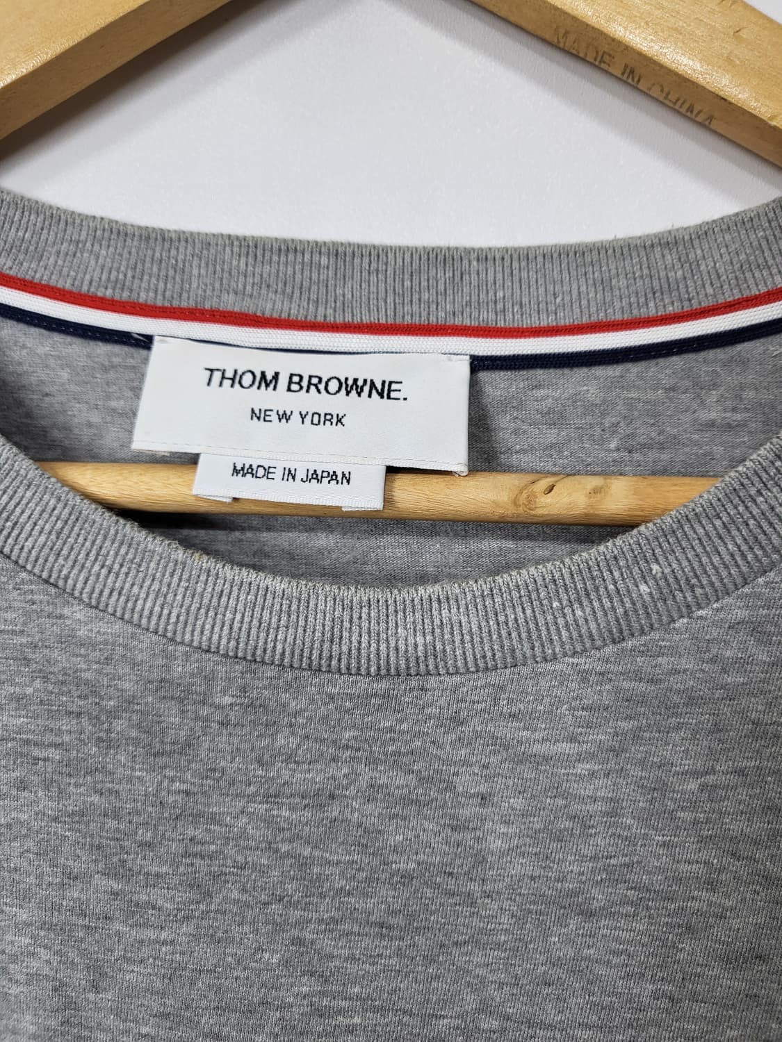 톰브라운 그레이 사이드 슬릿 롱스리브 티셔츠 (3) 상품이미지7