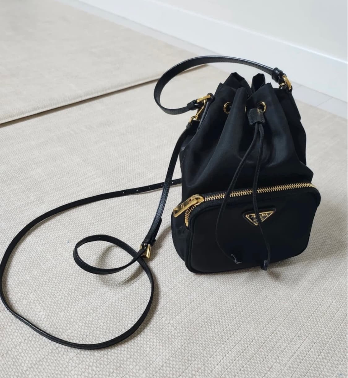 프라다 나일론 버킷백 블랙 복조리백 상품이미지1