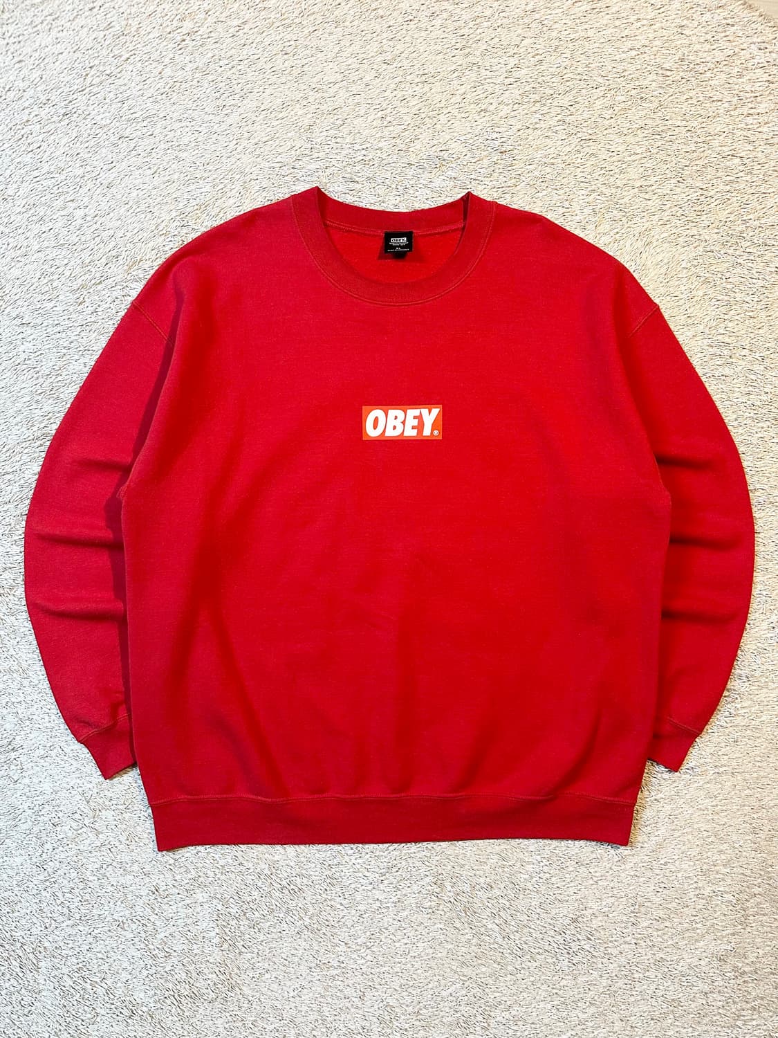 오베이 OBEY 스펠아웃 박스로고 맨투맨 레드 상품이미지1