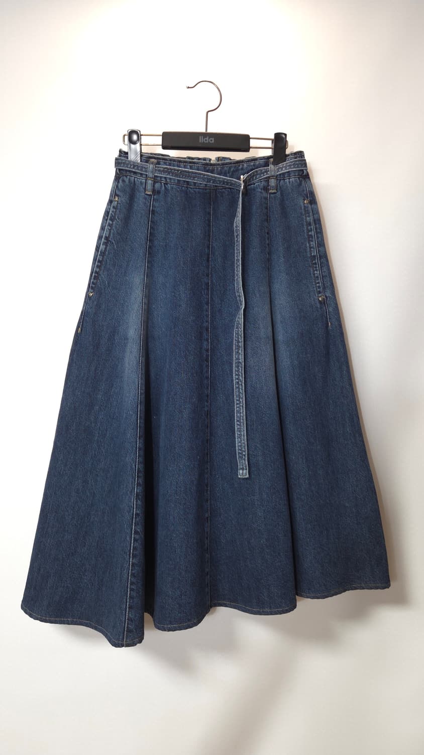 한섬 SJSJ 2023  플레어 벨티드 데님 백밴딩 롱 스커트 상품이미지3