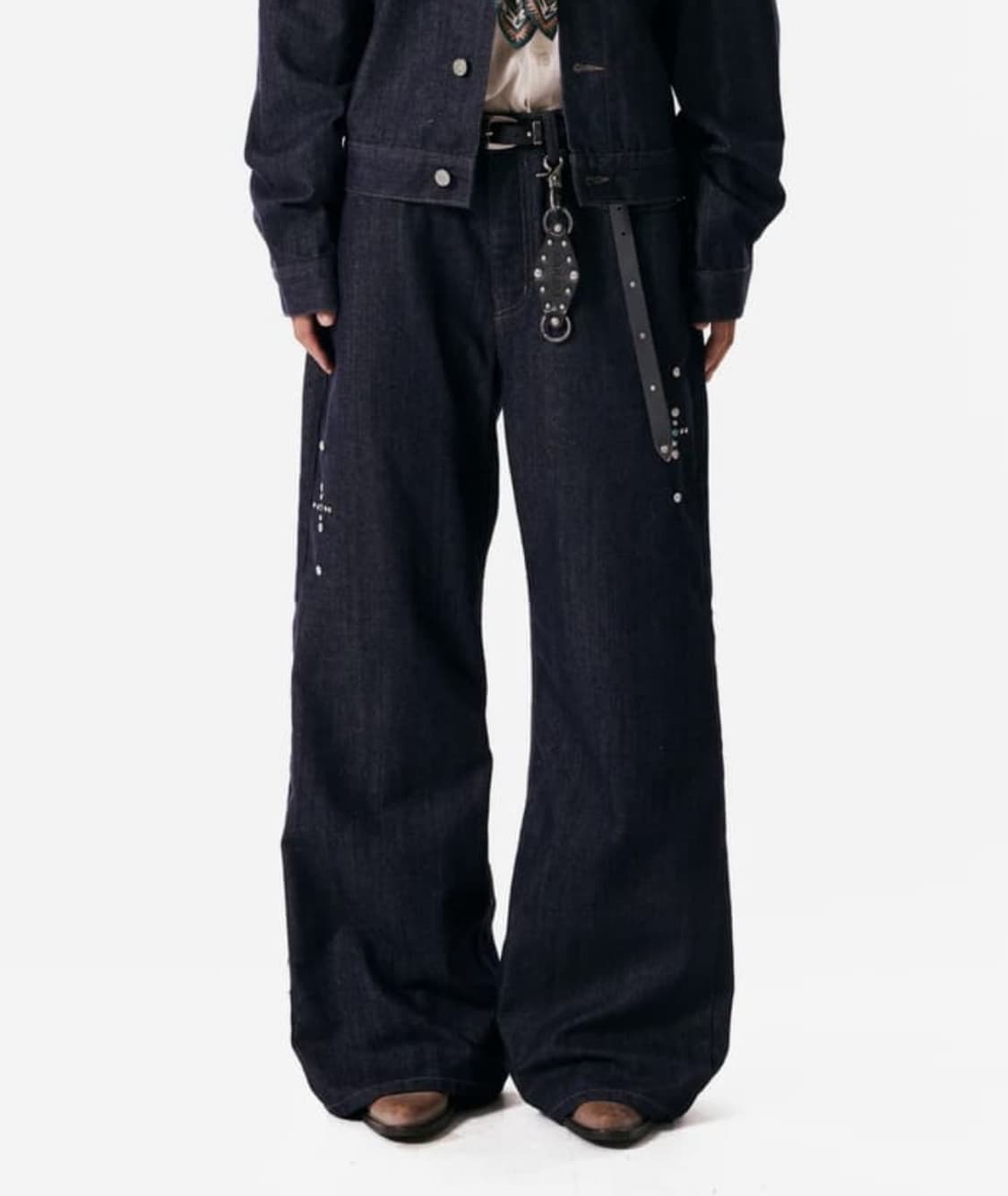 아캄 웨스턴 스터드 데님 팬츠 다크블루 상품이미지1