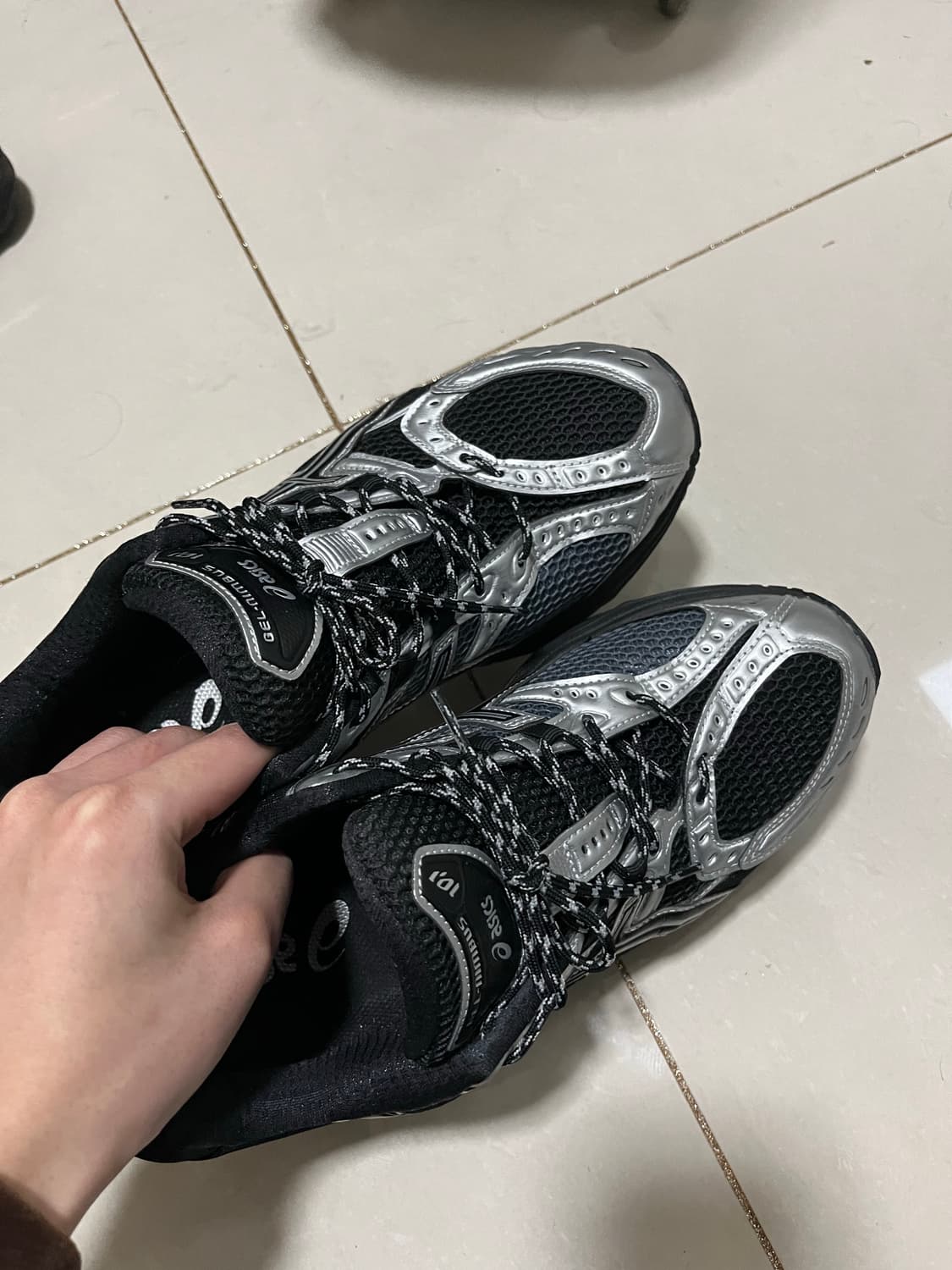 아식스 젤 님버스 10.1 블랙 퓨어 실버 - 한국 한정 상품이미지5