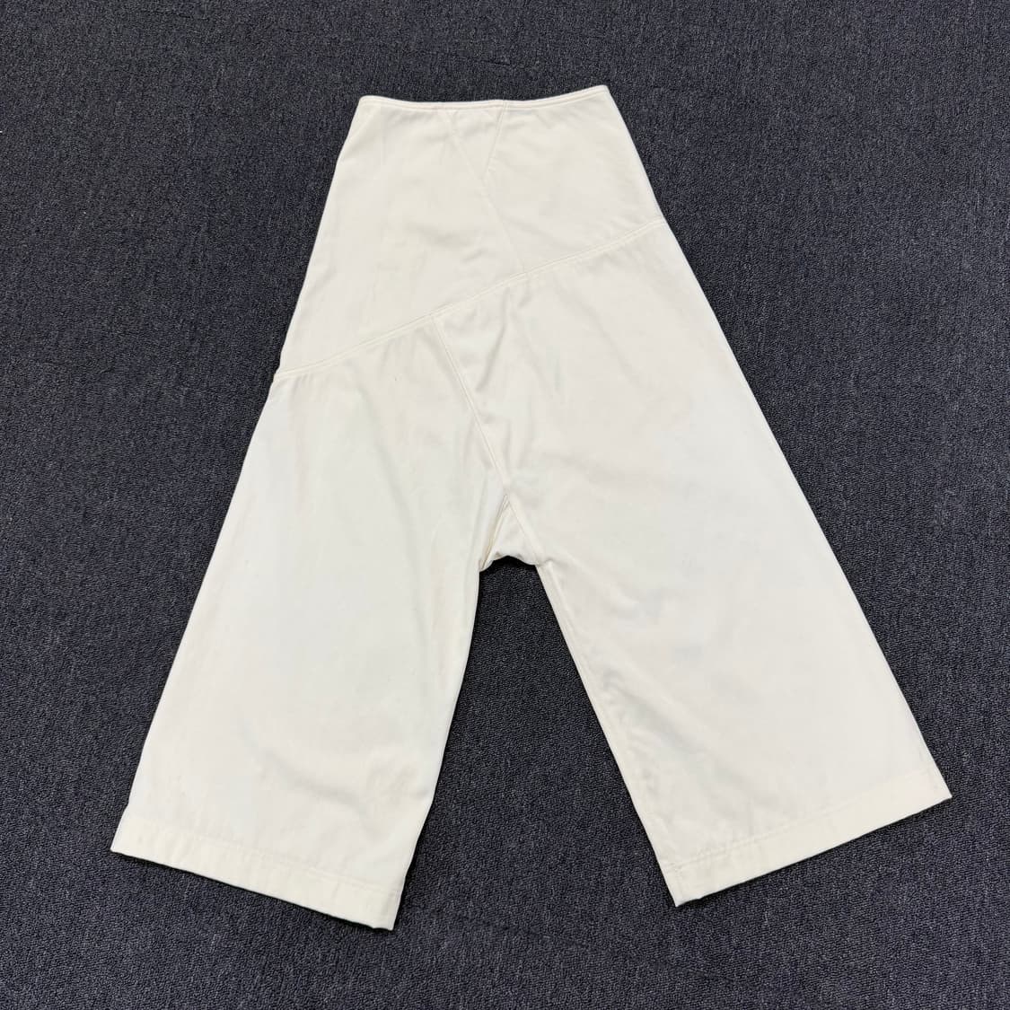 골든구스 비대칭 사선버튼 와일드 큐롯팬츠 상품이미지5