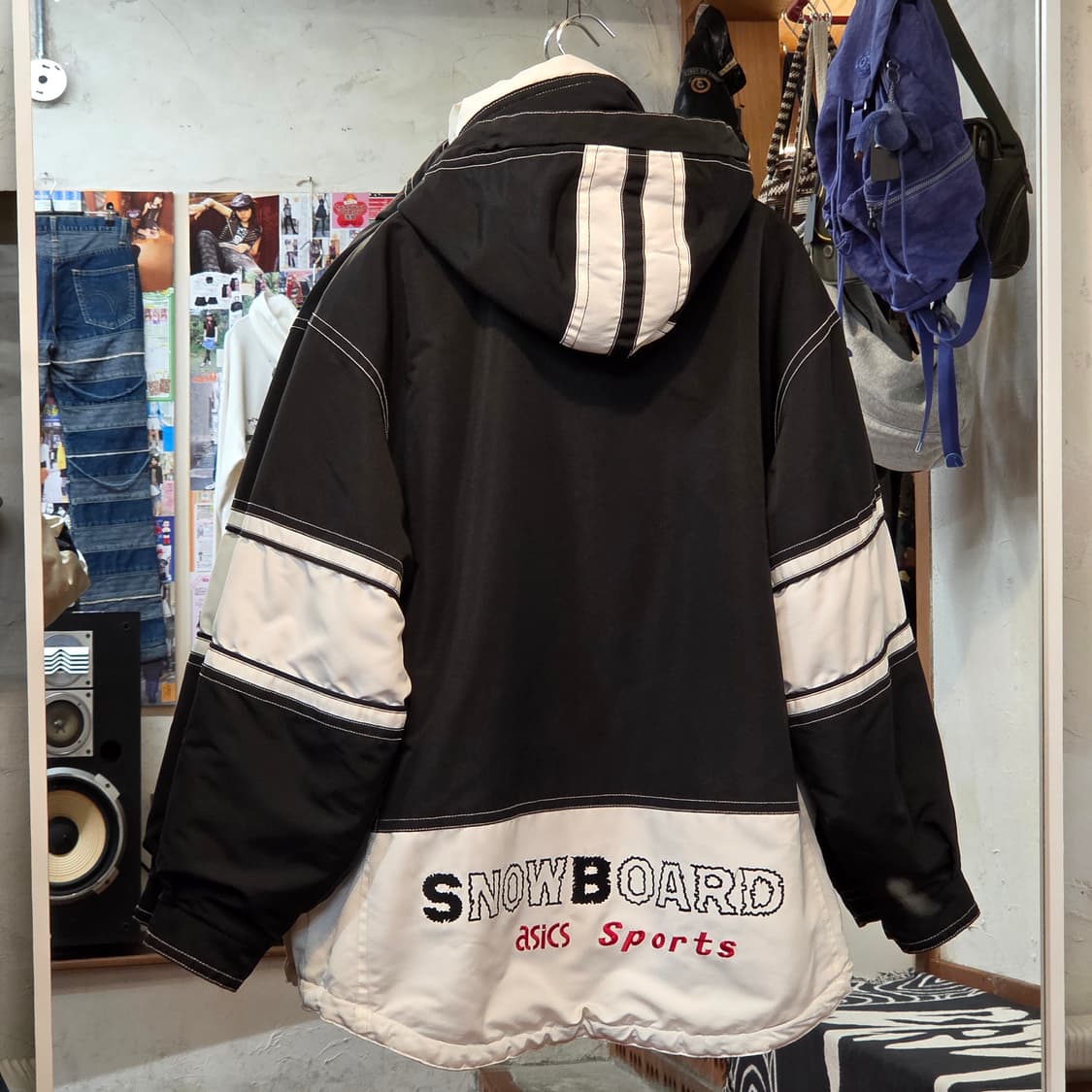 아식스 올드스쿨 배색 누빔 보더 점퍼 상품이미지6