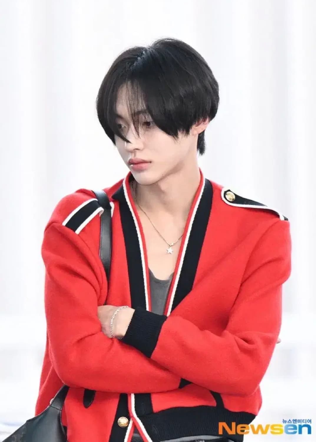 [라이즈 원빈님 착용] 셀린느 19AW 테디 가디건 상품이미지1