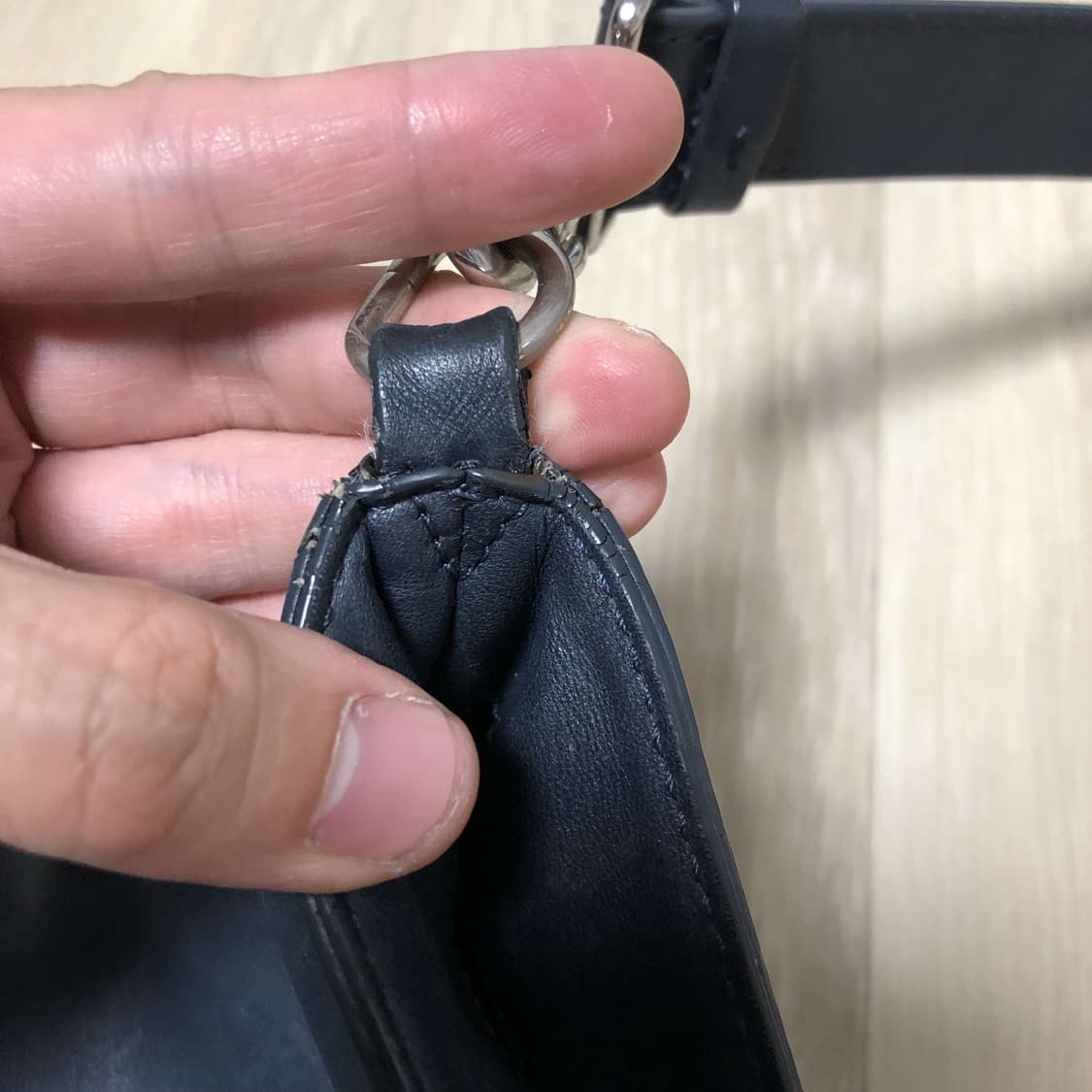 (ONE SIZE) 띠어리 리얼 레더 어반 버킷백 네이비 띠어리 가방 백 상품이미지8