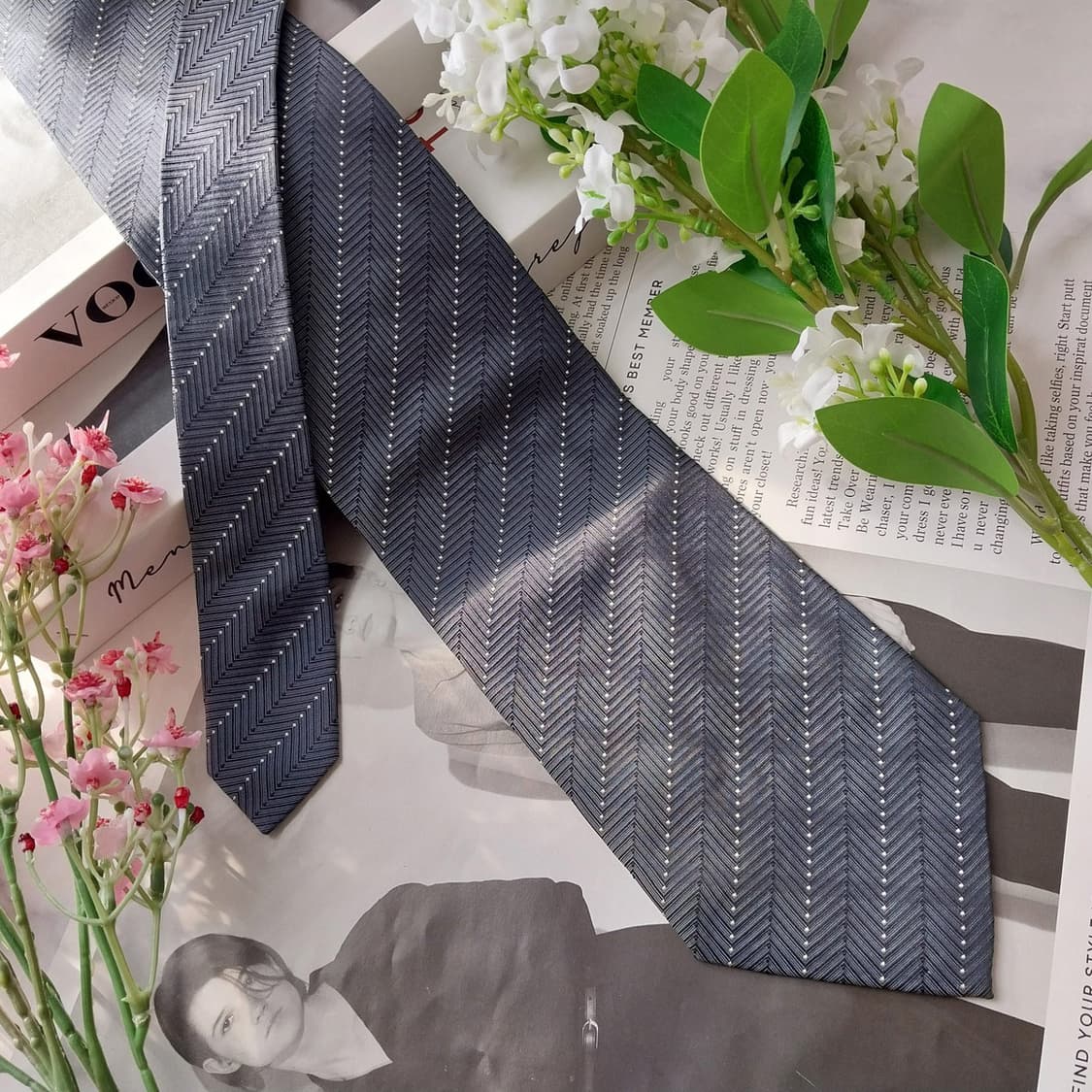 발렌시아가 실크 그레이 패턴 넥타이 9.2cm A등급 K1663
 상품이미지3