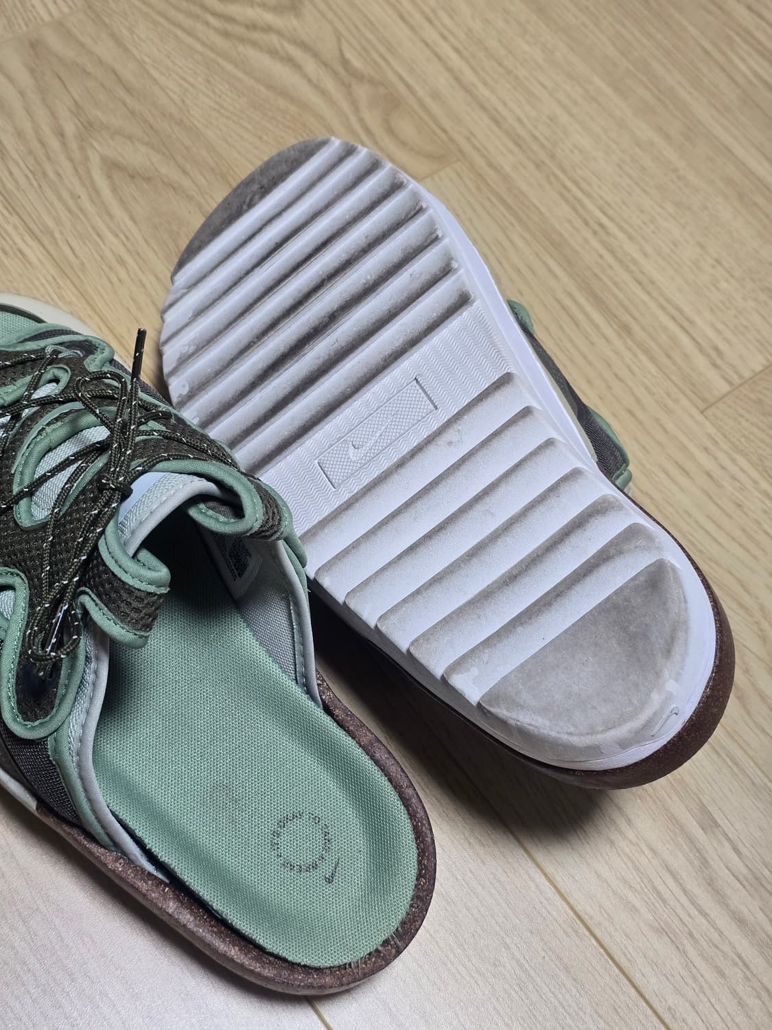 나이키 오프라인 2.0 미디움 올리브 270  상품이미지6