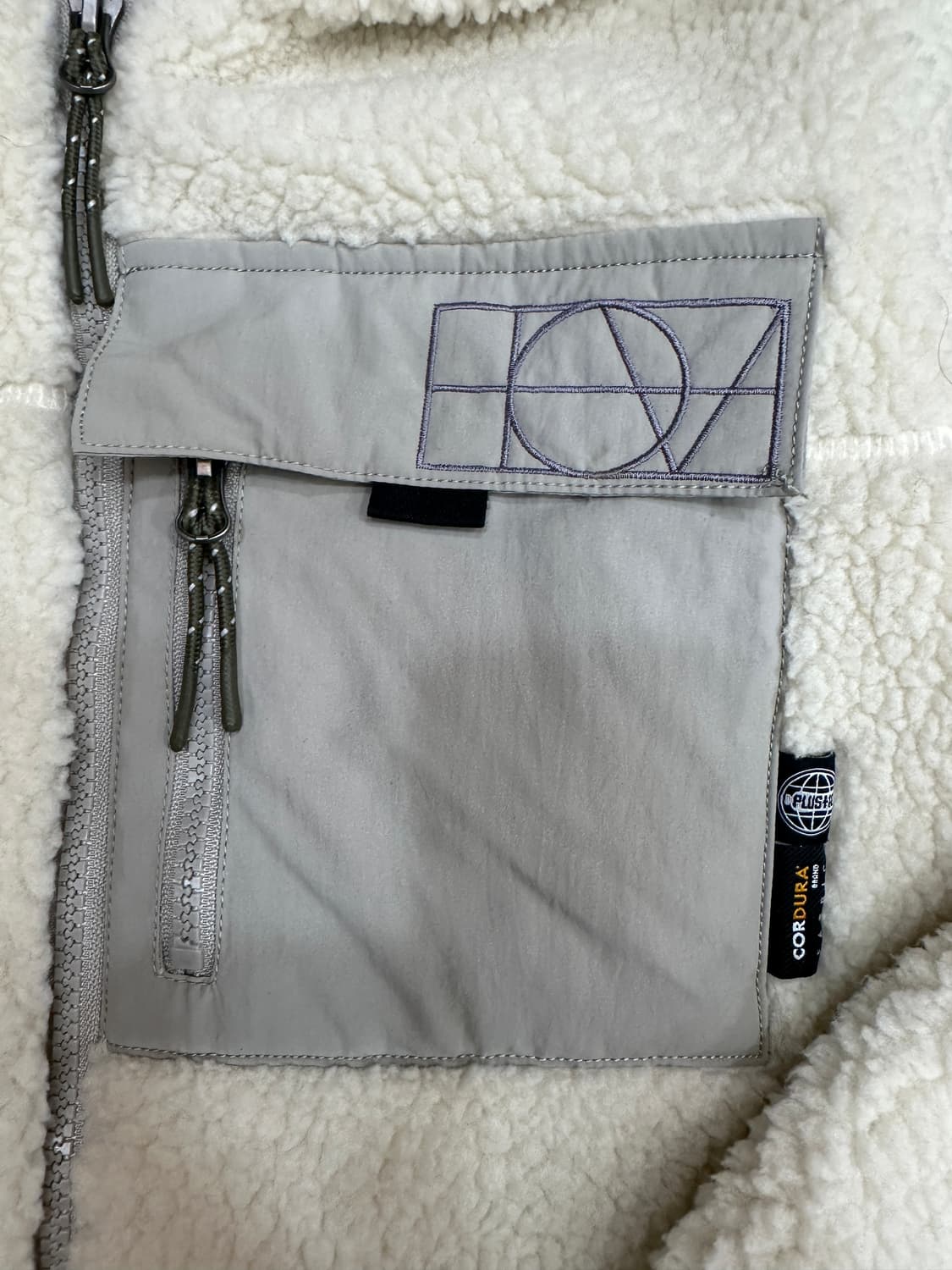 블랙야크 아이보리 뽀글이 후리스 자켓 상품이미지3