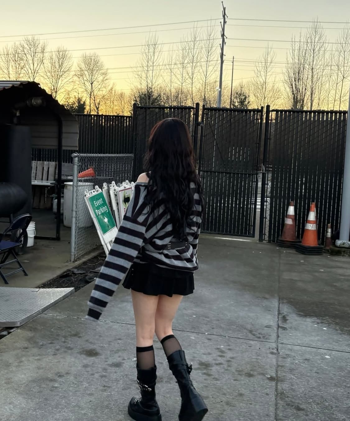 셋업이엑스이 스트라이프 브이넥 오프숄더 니트 상품이미지5