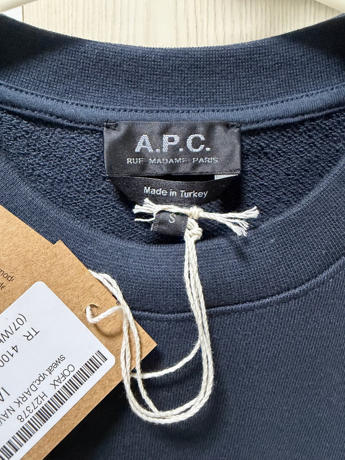 아페쎄 맨투맨 스몰 미착용 상품이미지2