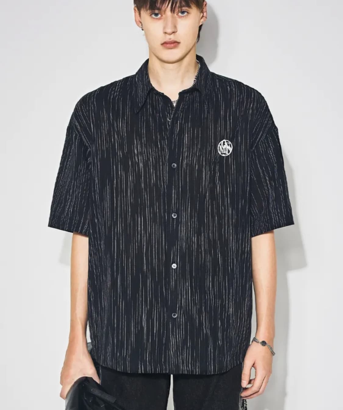 메종미네드 LINEN STRIPE HALF SHIRTS BLACK 상품이미지1