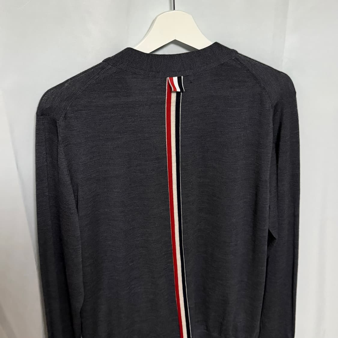 [미사용/2] 톰브라운 백삼선 울 가디건 다크 그레이 상품이미지2