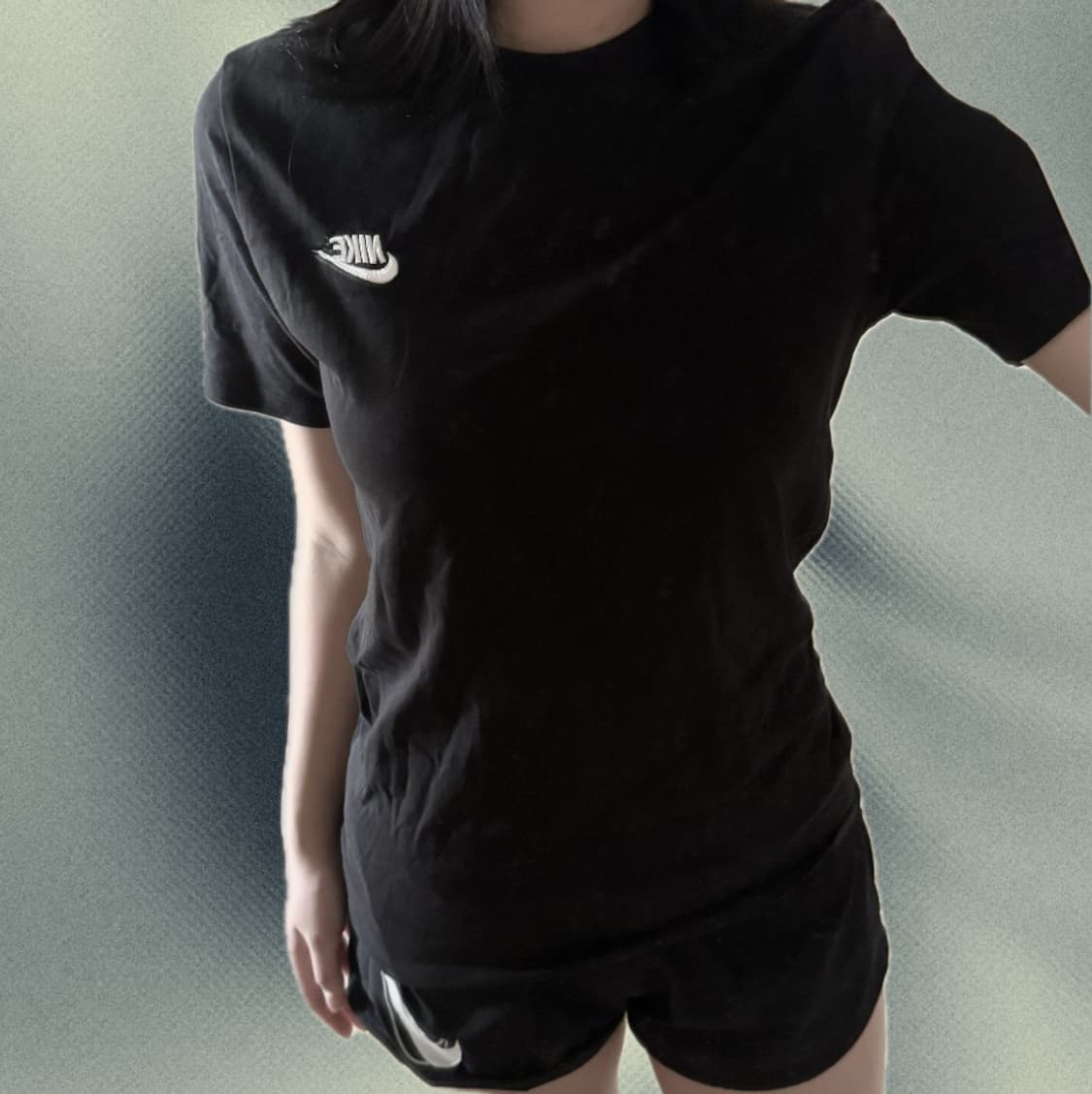 나이키 클럽 스우시 자수 반팔티 상품이미지2