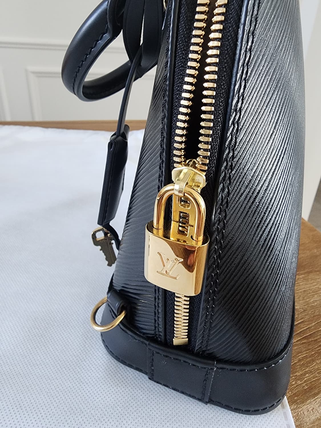 (정품)루이비통 알마 BB 에삐 블랙 백팩 상품이미지6