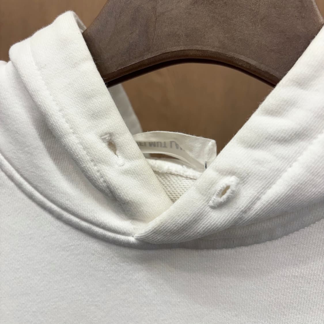 헬무트랭 후드 티셔츠 미니멀 레드 프린트 후면 빅 로고 디테일 화이트 상품이미지8