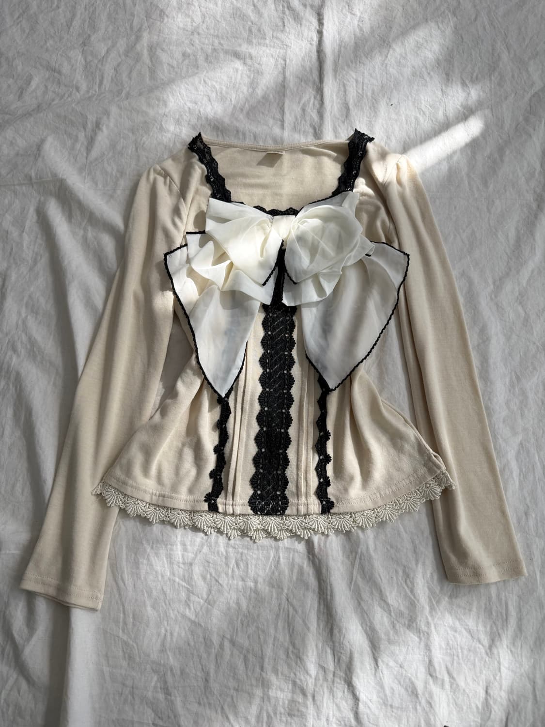 엑시즈팜 옐로우베이지 로걀 왕리본 블라우스 탑 상품이미지2