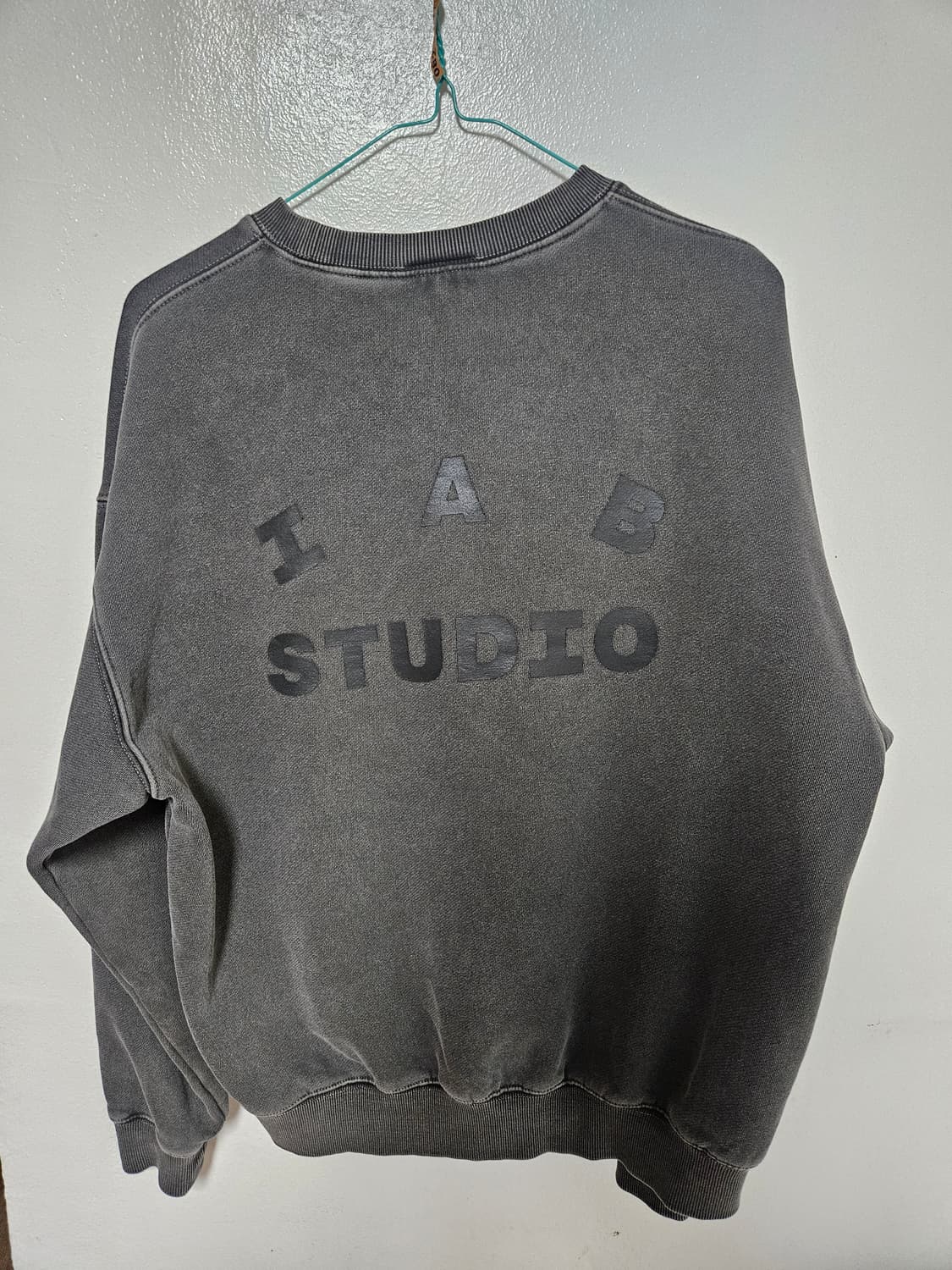 아이앱 피그먼트 스웨트 셔츠 상품이미지3