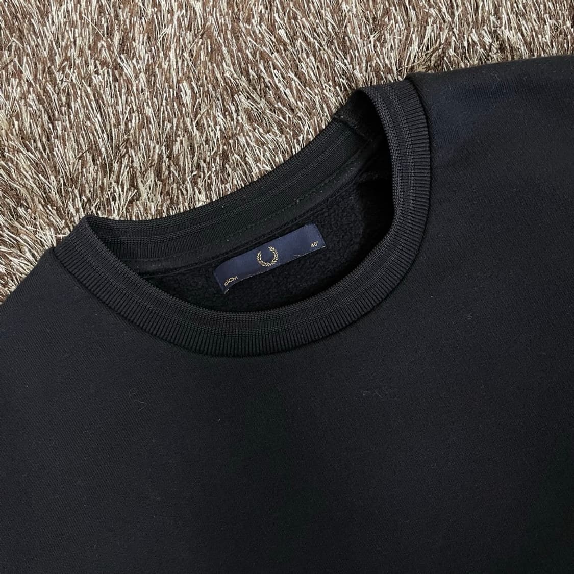 프레드페리 Fred Perry 블랙 백로고 기모 맨투맨 40 상품이미지2