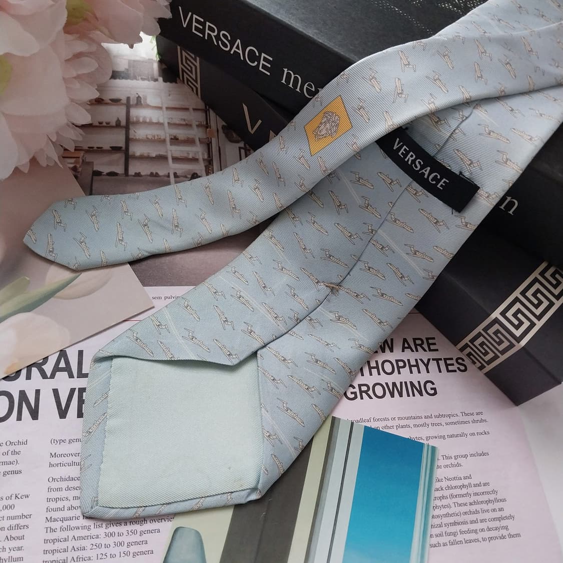 베르사체 실크 스카이블루 패턴 넥타이 9cm B등급 K1076
 상품이미지3